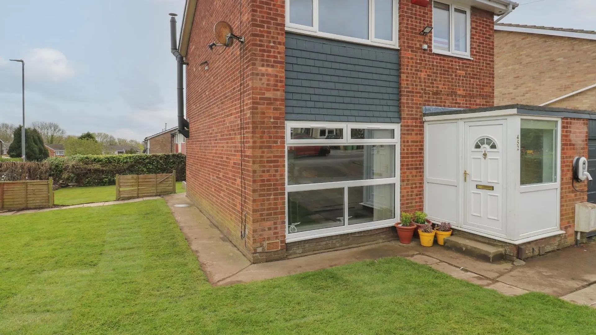 Holiday home Cosmic Pearl Villa Leeds  United Kingdom