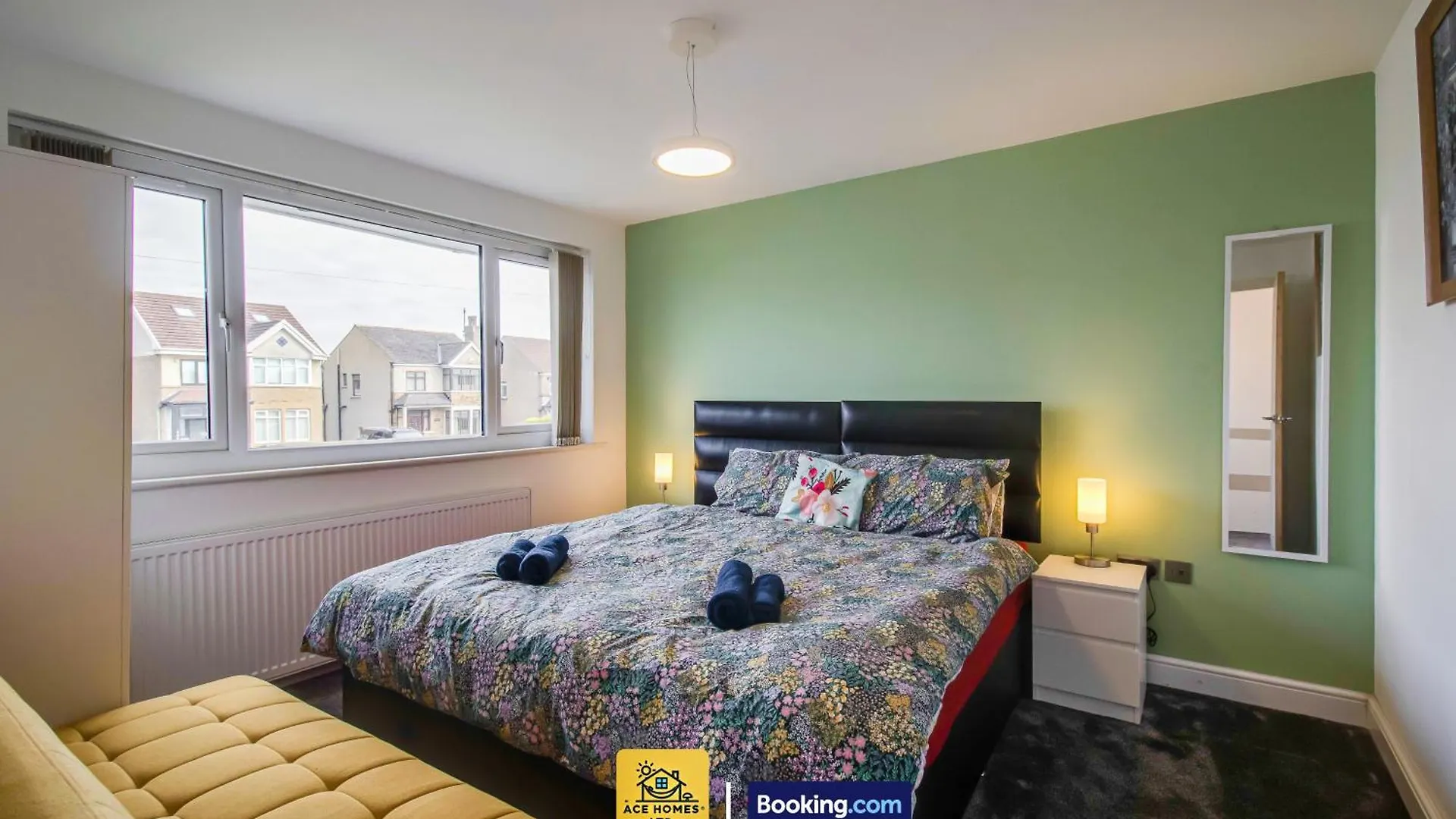 Holiday home Cosmic Pearl Villa Leeds
