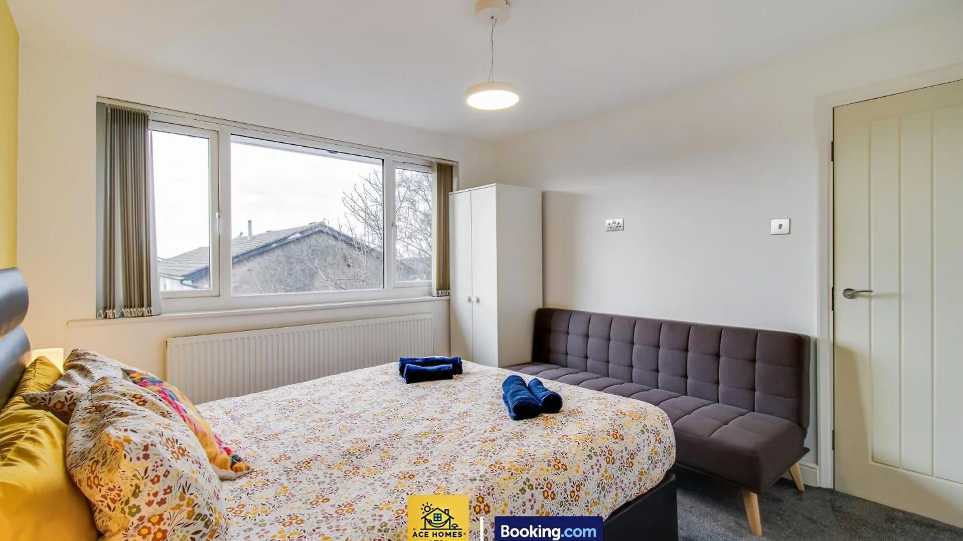 Holiday home Cosmic Pearl Villa Leeds